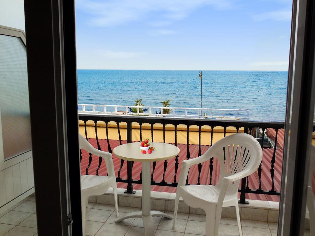Star Beach Resort - Makrygialos Beachfront Nests Exterior photo